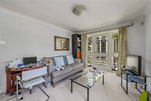 56, Thames Close, Hampton photo 4