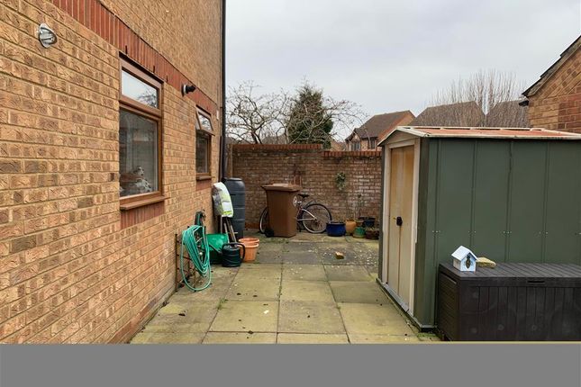 30, Batt Furlong, AYLESBURY photo 3