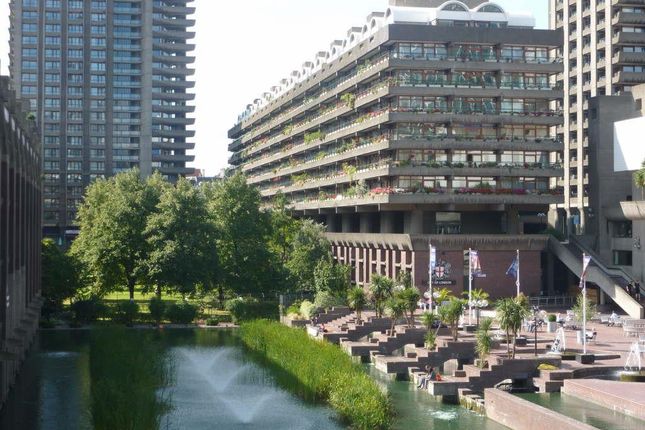 Thumbnail Flat for sale in Defoe House, Barbican, London