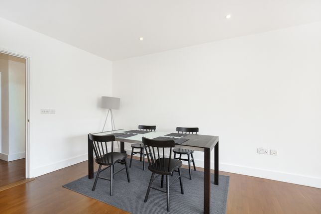 Flat 1, Peninsula Court, London photo 5