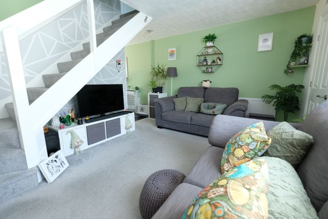 Pond Close, Marchwood photo 2