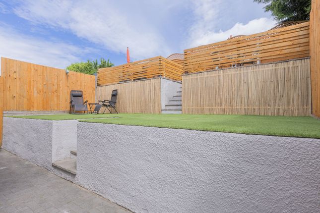 30 Hillside Crescent, Newport photo 4