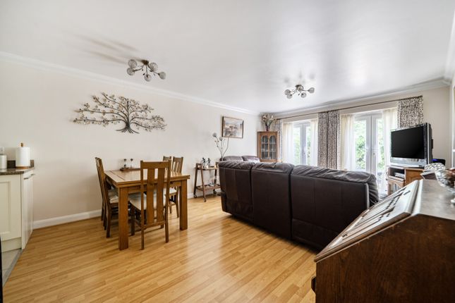 Flat 33, Copper Beech House,, Heathside Crescent, Surrey photo 2
