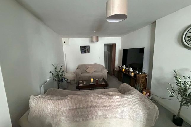 Flat 3, North View, Muglet Lane, Rotherham photo 5