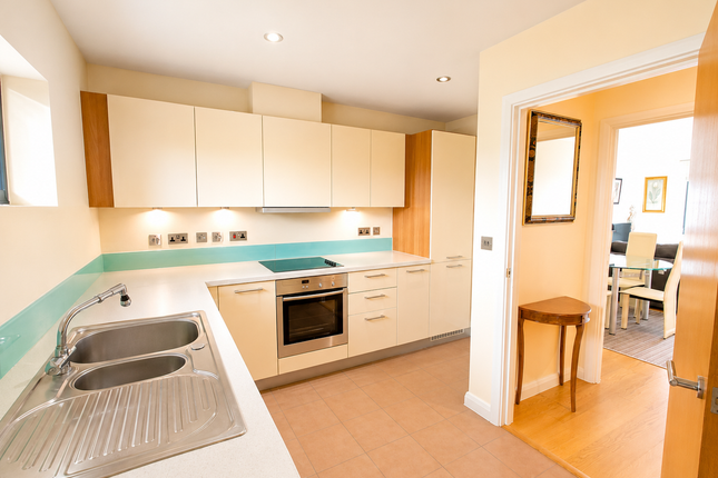 33 Anthony Court, Larden Road, London photo 4
