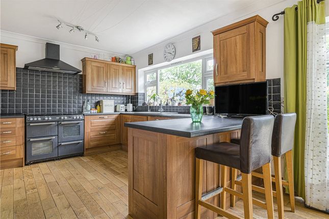 16, Cloonmore Avenue, Kent photo 3
