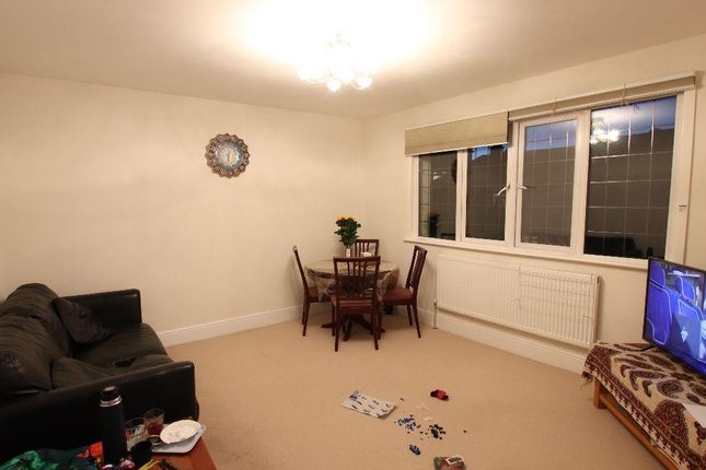 2A, Windermere Avenue, London photo 2