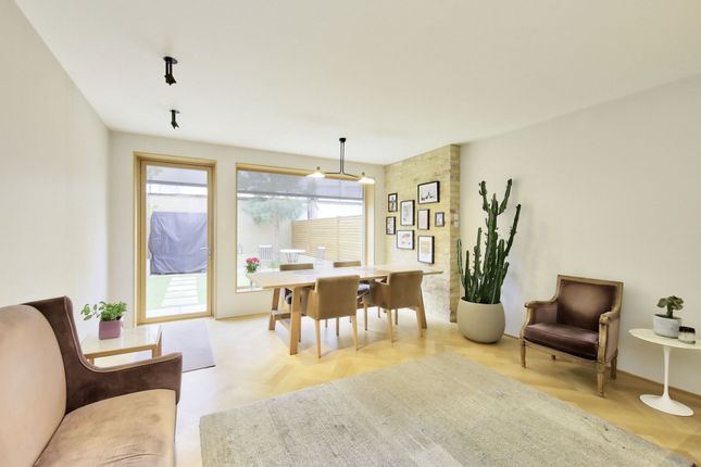 Terraced house for sale in Tonsley Street, Wandsworth