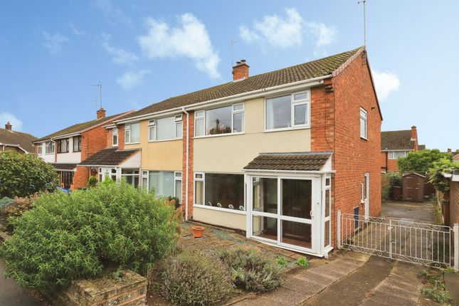 3-bed semi-detached on 4, Cavendish Drive, Kidderminster, £210,000