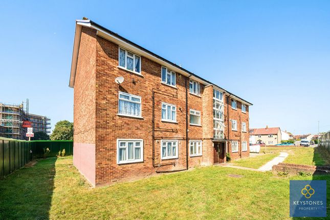 Thumbnail Flat for sale in Padnall Road, Chadwell Heath