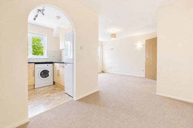 44, Hanstone Close, Gloucestershire photo 2