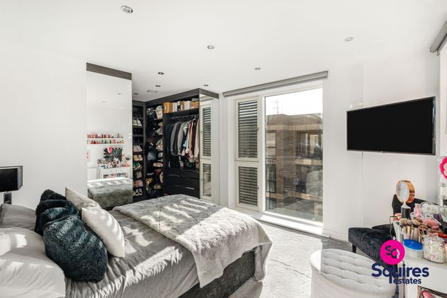 Flat 8, Garrison Heights, London photo 3