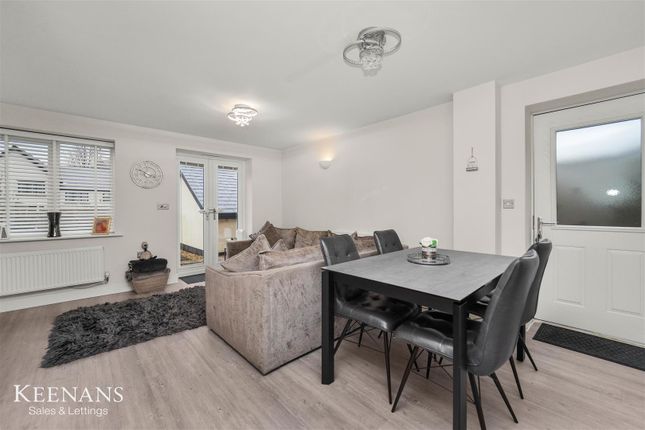 3, Oakenhead Green, Rossendale photo 2