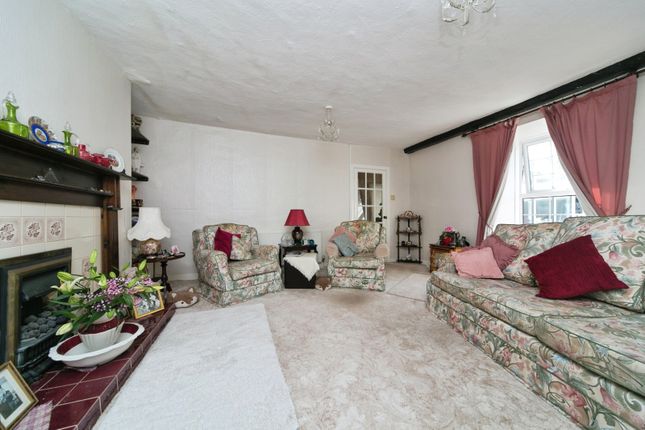 Red Lion Farmhouse,, Llanllechid, Gwynedd photo 4