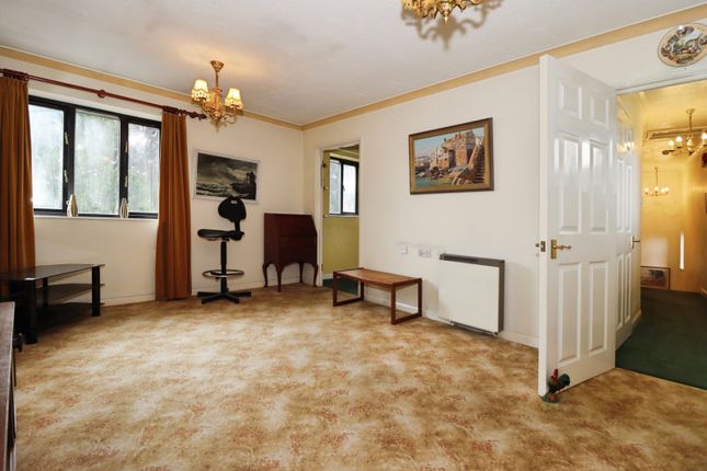 Flat 15, Cedar Court,, Cleeve Road, Bristol photo 4