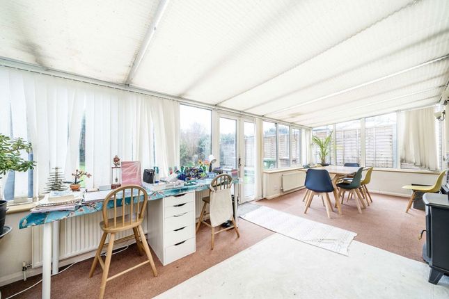 7, Darby Crescent, Sunbury-On-Thames photo 4