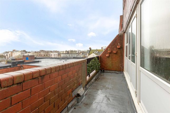 306, Guildbourne Court, Guildbourne Centre, Worthing photo 4