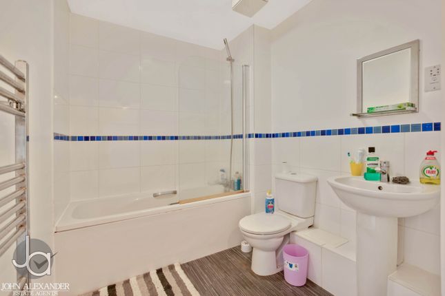 Flat for sale in Ballantyne Drive, Colchester, Essex