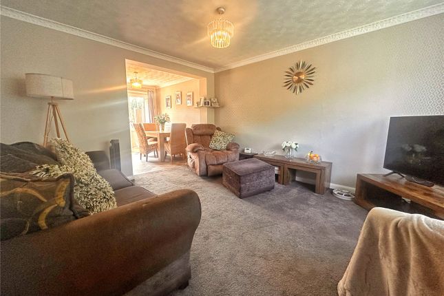 4, Grant Close, Manchester photo 3
