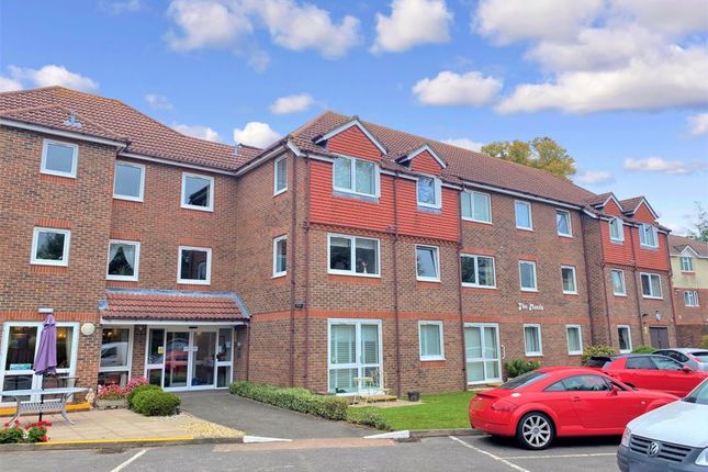 Thumbnail Flat for sale in The Meads, Windsor