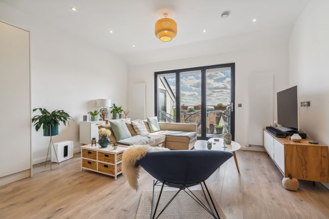 Flat for sale in Essex House, Victoria Street, St. Albans