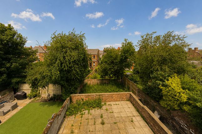 7 Buckingham Avenue, Prenton photo 4