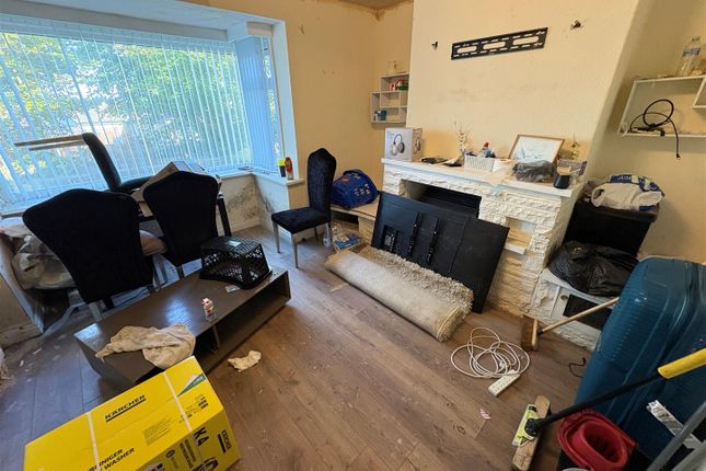 99, Poplar Grove, Bradford photo 4