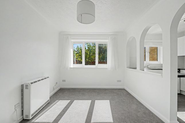 11, Surrey Water Road Rotherhithe, London photo 3