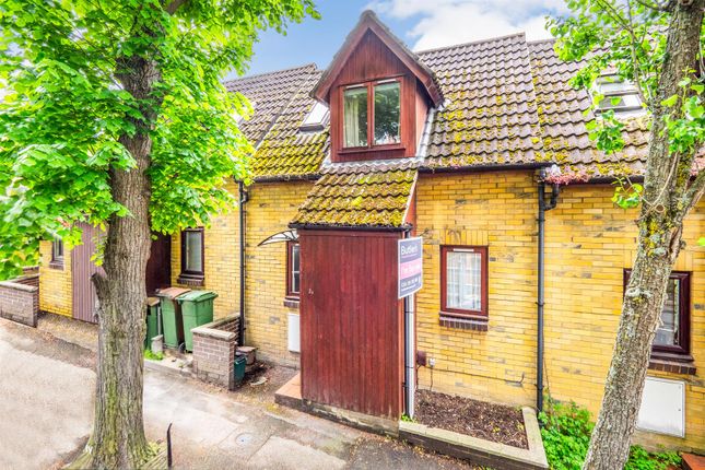 Terraced house for sale in Victoria Road, Sutton