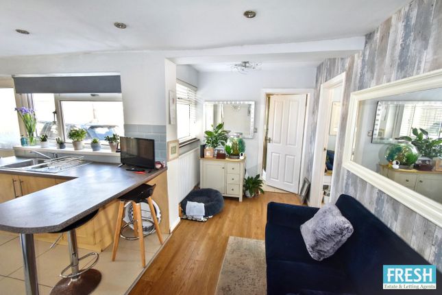 1, Wheatsheaf Drive, Swansea photo 4