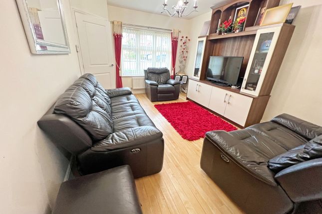 6, Bentley Close, Leicester photo 2