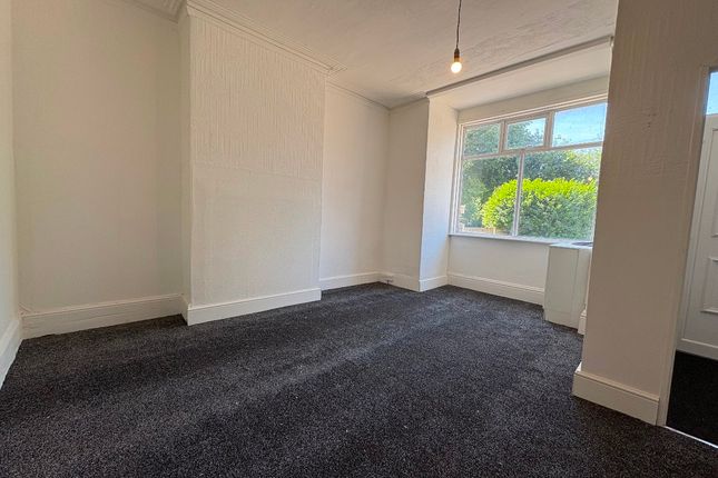 82 Hanover Street, Rochdale photo 2