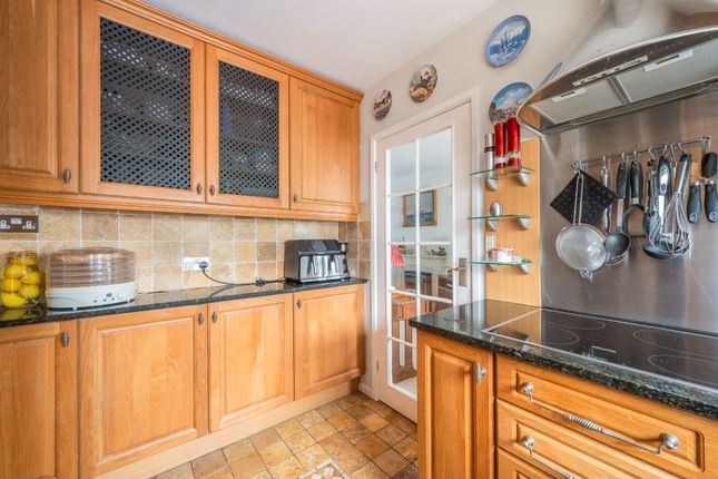 9 Manor Close, Wickham photo 3