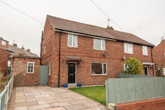 Thumbnail Semi-detached house for sale in Gallows Hill, Ripon