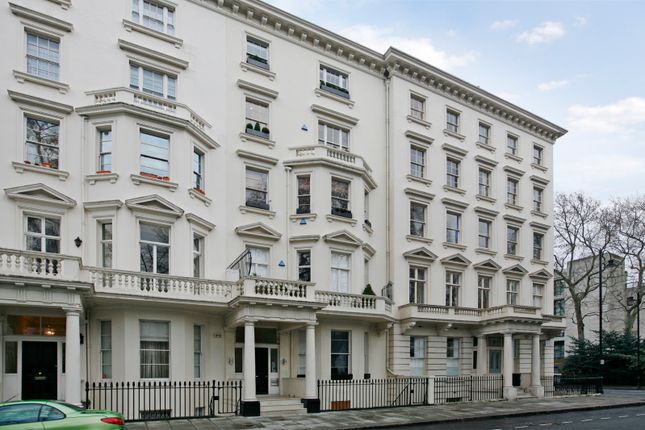 Thumbnail Flat to rent in St Georges Square, Pimlico