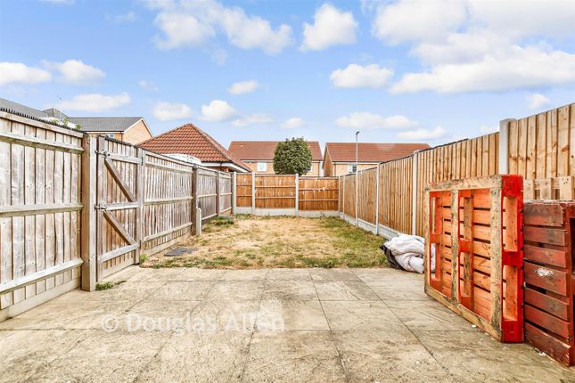 20, Markhams Close, Basildon photo 4