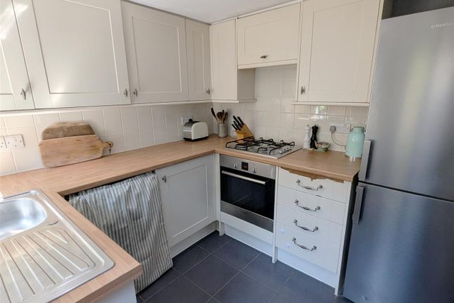 14, Adeys Close, Newbury photo 4