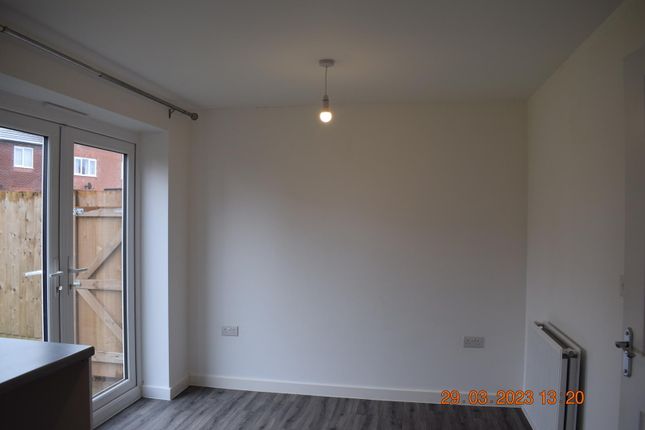 49, Romulus Way, Nuneaton photo 4