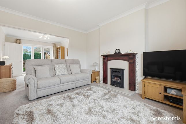 17, Pines Road, Essex photo 3