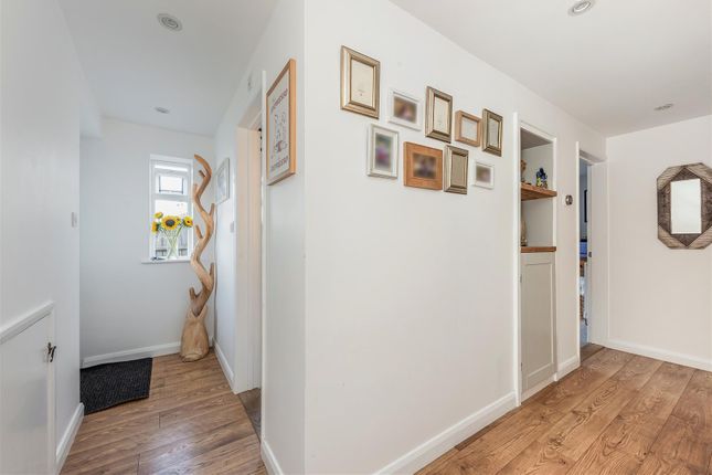 52, Viking Way, Clanfield photo 2