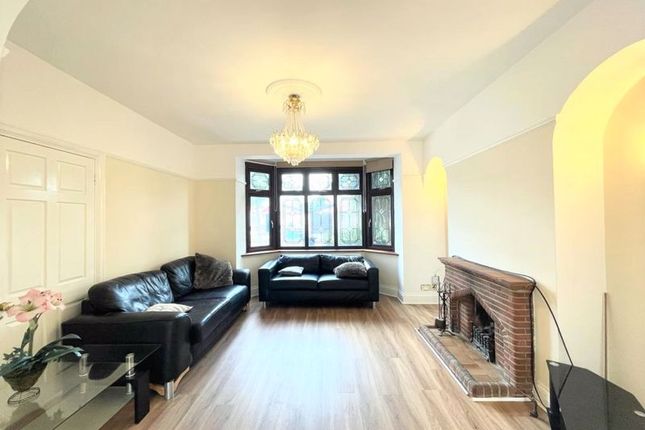Thumbnail Property to rent in Monmouth Avenue, London
