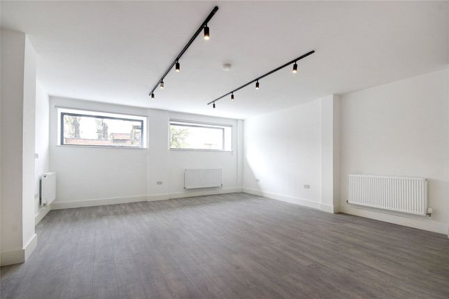 Flat to rent in 76 -78 Great North Road, London, East Finchley