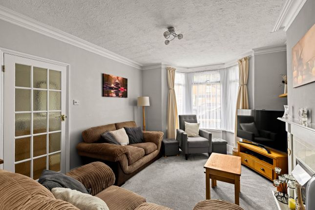 14, Cherry Tree Avenue, Dover photo 4