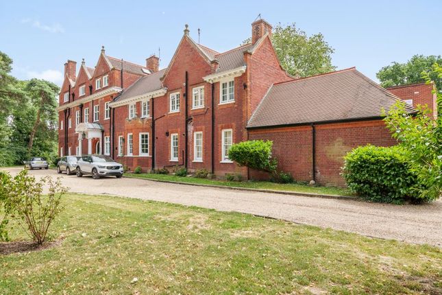 Thumbnail Flat for sale in Windsor, Berkshire