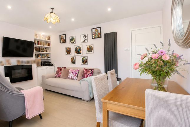 13 Stirling House, Manor Way, Borehamwood photo 4