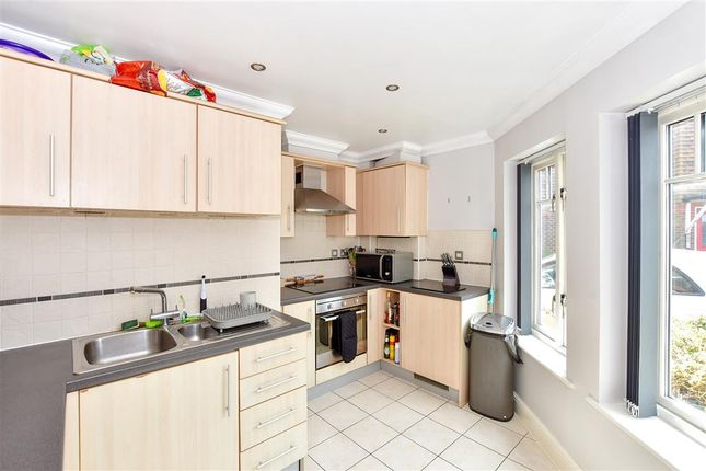 Flat for sale in Rosemead Gardens, Crawley, West Sussex