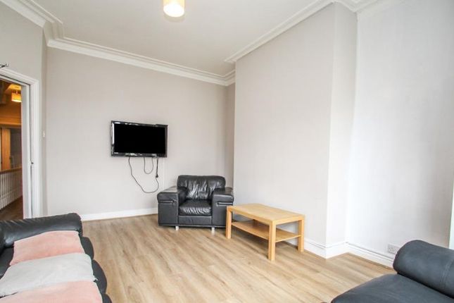 9A,, Lucas Street, Leeds photo 2