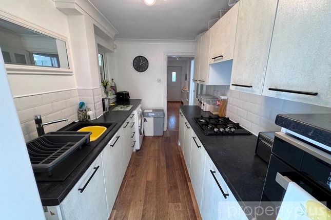 13a, Clos Y Carlwm, Cardiff photo 4
