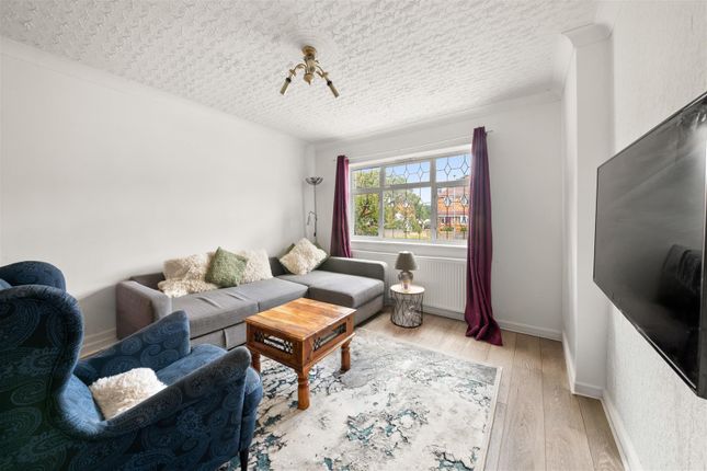 167, Grosvenor Avenue, Hayes photo 4
