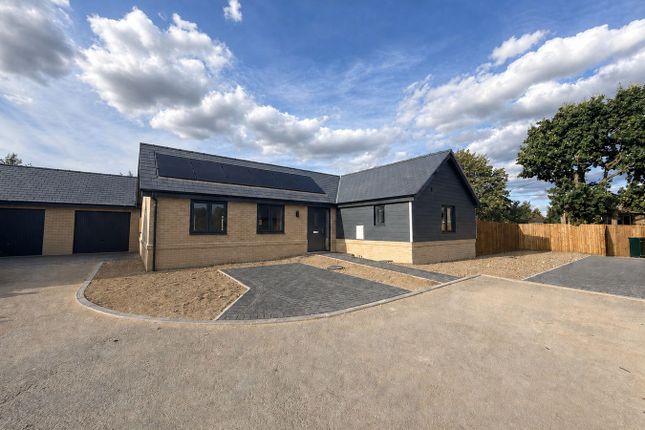 3-bed house on 2, Apple Grove, Colchester, £450,000